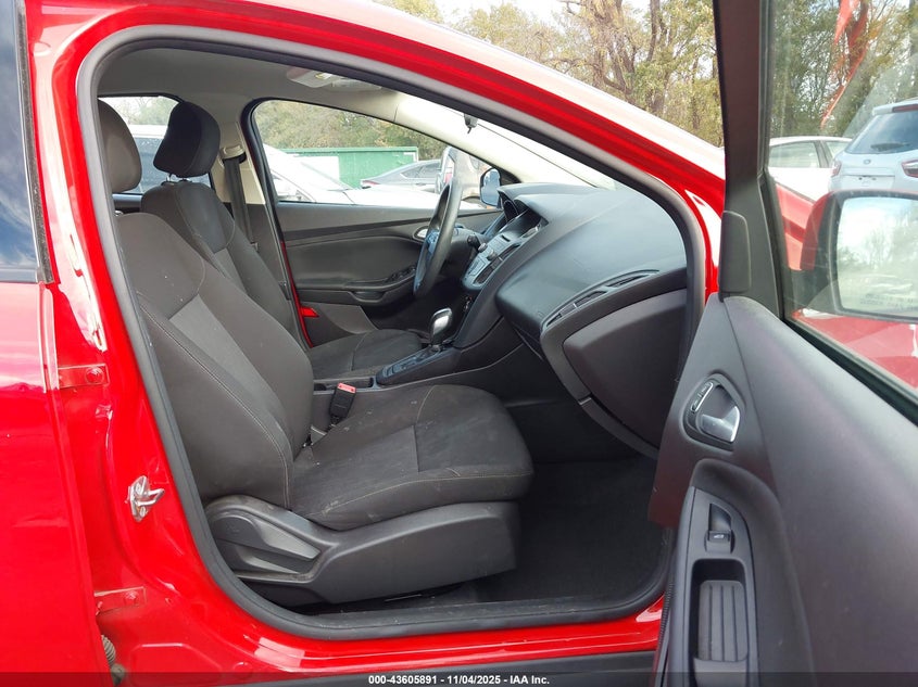2015 FORD FOCUS SE - 1FADP3K25FL233205