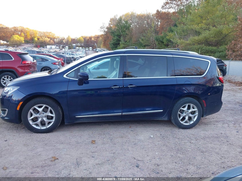 2018 Chrysler Pacifica Touring L Plus VIN: 2C4RC1EG1JR112596 Lot: 43605978