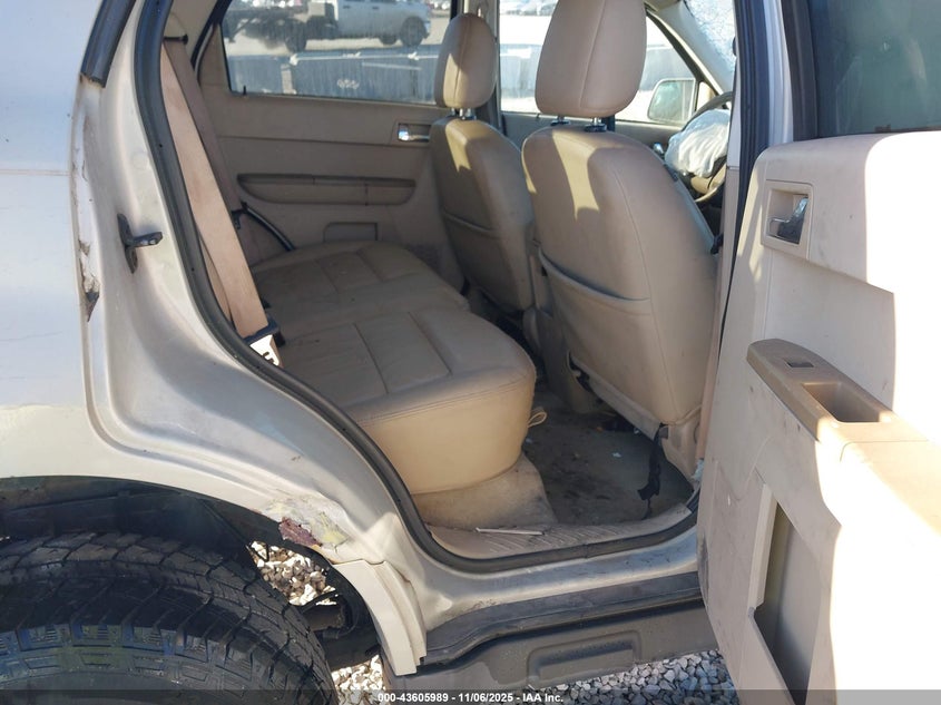 1FMCU94168KA16790 2008 FORD ESCAPE photo no. 8