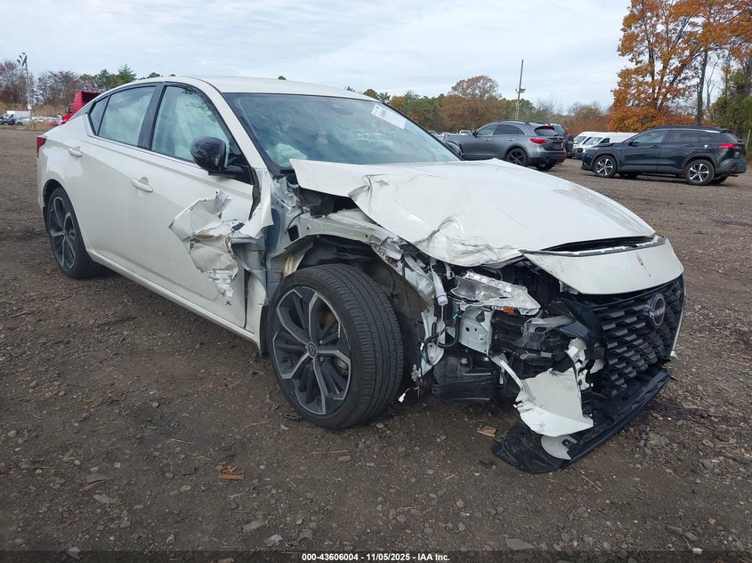 NISSAN ALTIMA SR FWD