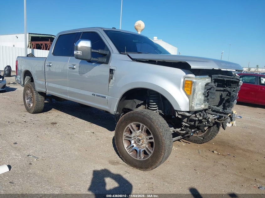 FORD F-250 LARIAT