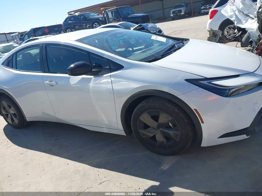 JTDACAAU5S3051031 2025 TOYOTA PRIUS photo no. 13