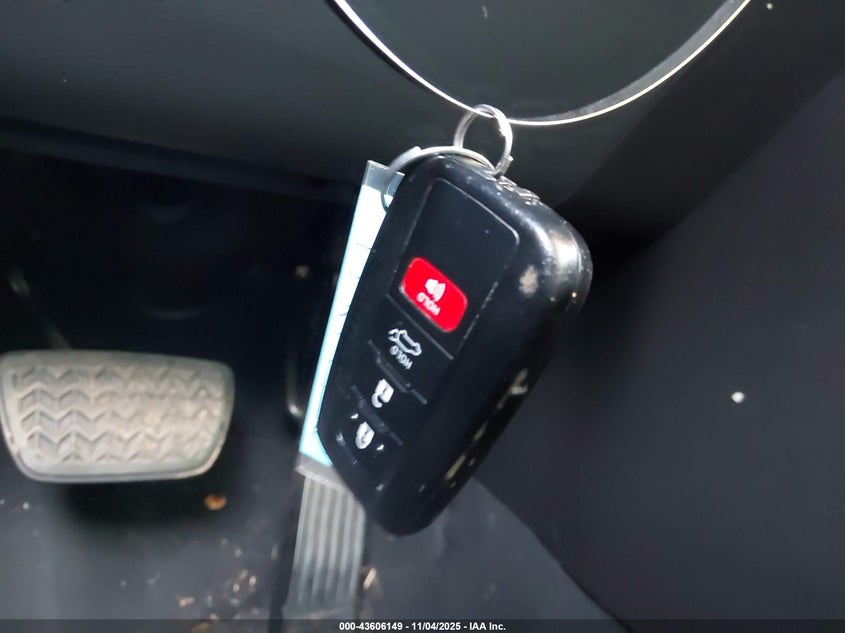 VIN 5TDGZRBHXMS069910 2021 TOYOTA HIGHLANDER XLE