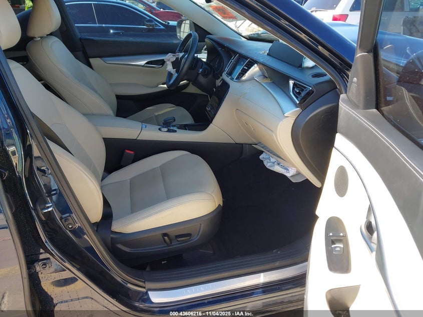 2020 INFINITI QX50 LUXE 3PCAJ5M17LF112785
