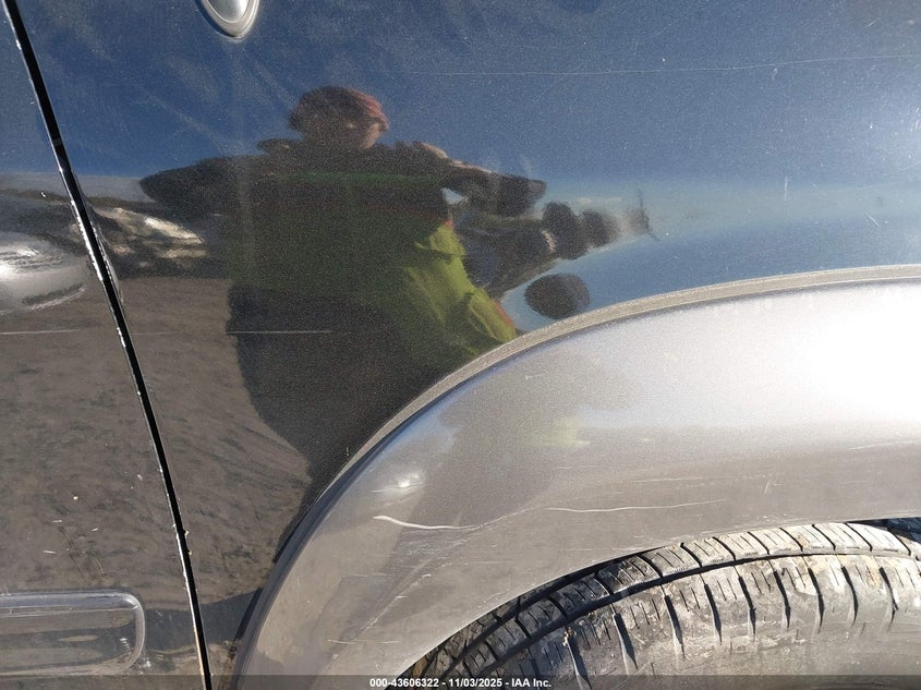 2003 Toyota Sequoia Sr5 V8 VIN: 5TDZT34A43S200500 Lot: 43606322