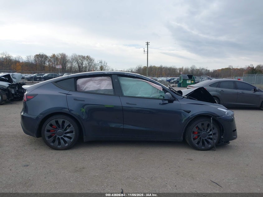 2025 Tesla Model Y Performance Dual Motor All-Wheel Drive VIN: 7SAYGDEF1SA336487 Lot: 43606363