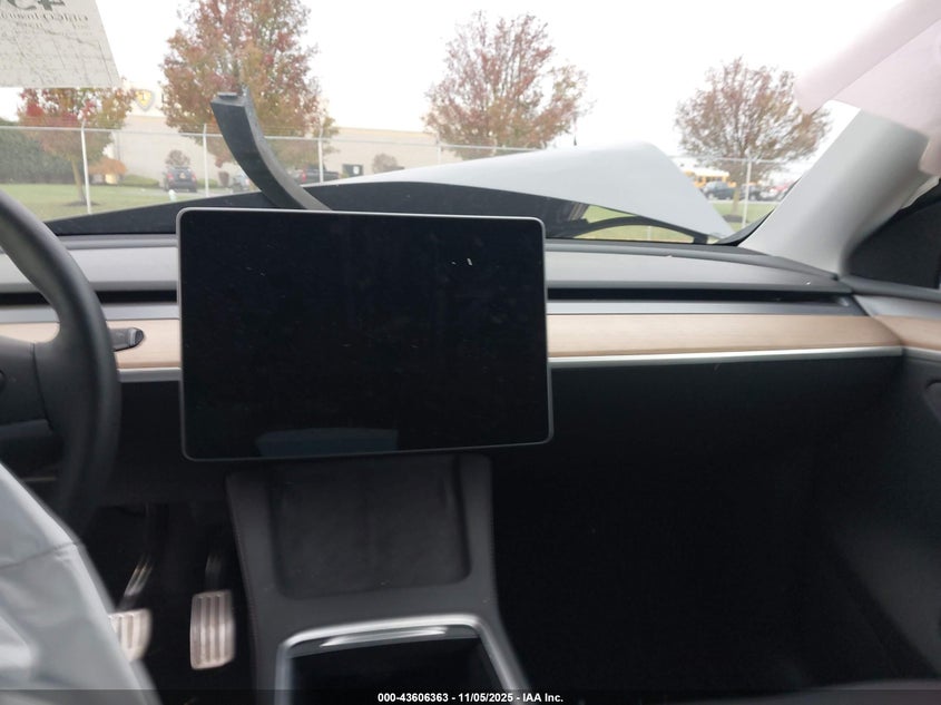 2025 Tesla Model Y Performance Dual Motor All-Wheel Drive VIN: 7SAYGDEF1SA336487 Lot: 43606363