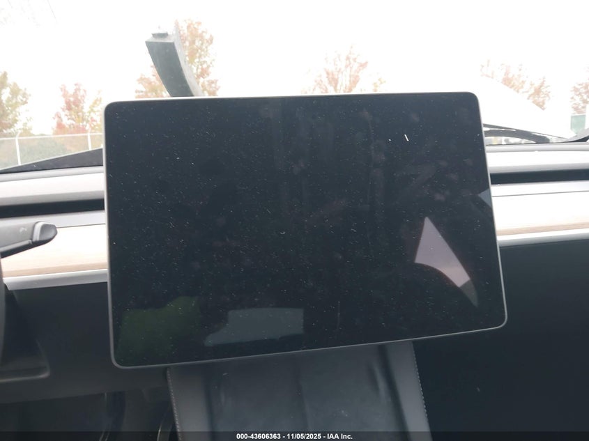 2025 Tesla Model Y Performance Dual Motor All-Wheel Drive VIN: 7SAYGDEF1SA336487 Lot: 43606363