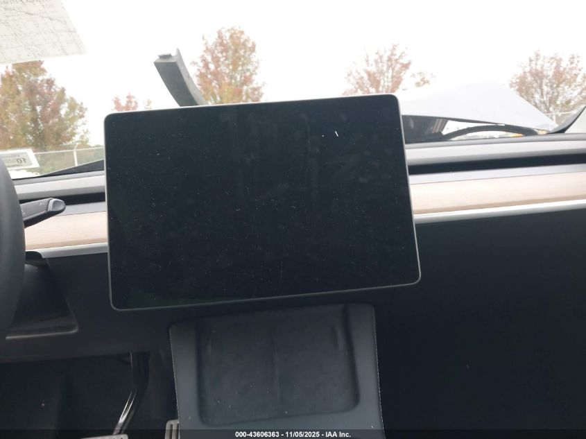 2025 Tesla Model Y Performance Dual Motor All-Wheel Drive VIN: 7SAYGDEF1SA336487 Lot: 43606363