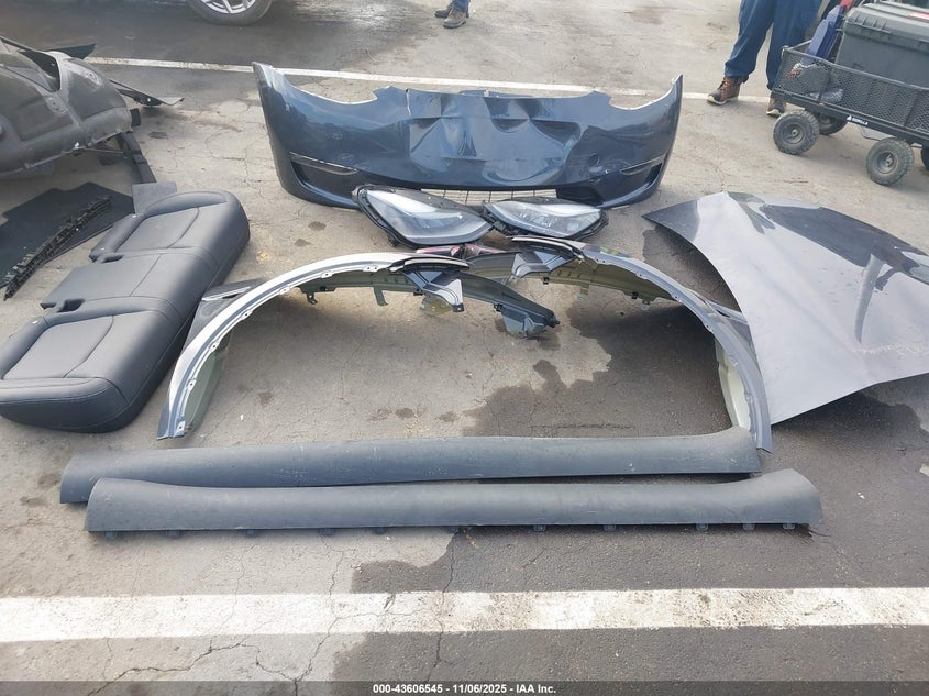 2023 Tesla Model Y Rwd VIN: 7SAYGDED0PF960208 Lot: 43606545