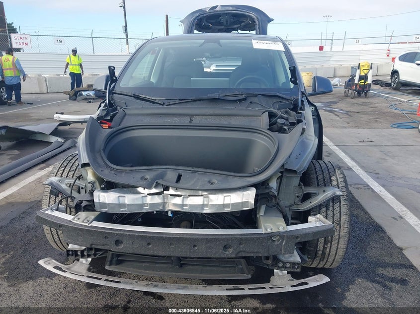 2023 Tesla Model Y Rwd VIN: 7SAYGDED0PF960208 Lot: 43606545