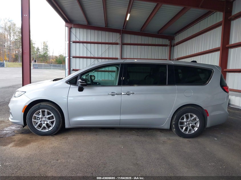 2024 CHRYSLER PACIFICA TOURING L - 2C4RC1BG4RR148105