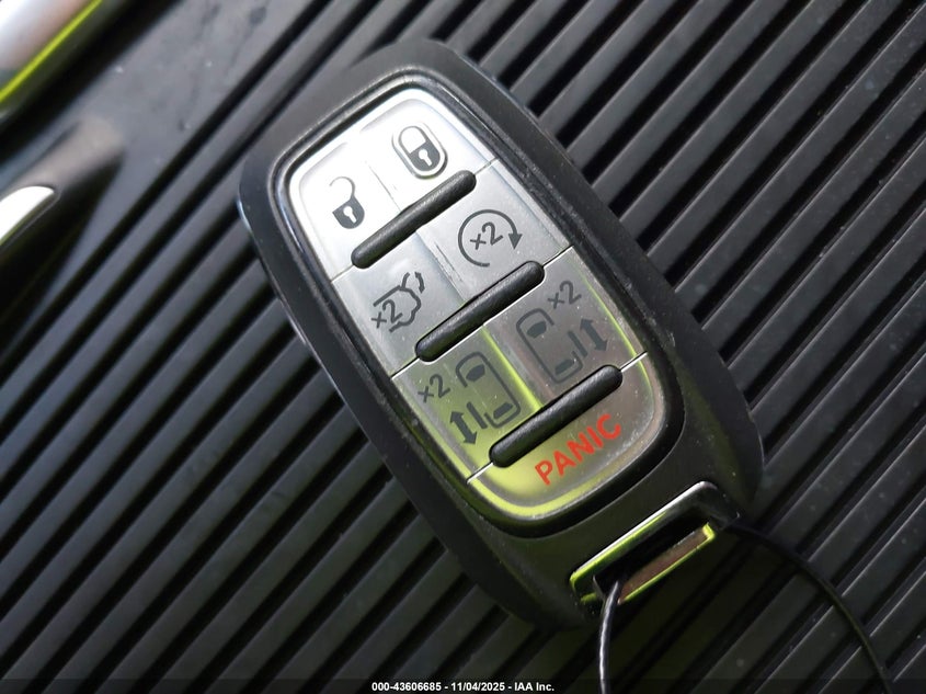 2024 CHRYSLER PACIFICA TOURING L - 2C4RC1BG4RR148105