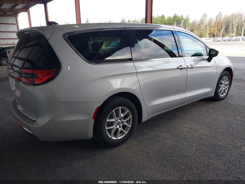 2024 CHRYSLER PACIFICA TOURING L - 2C4RC1BG4RR148105