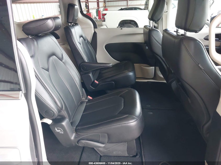 2024 CHRYSLER PACIFICA TOURING L - 2C4RC1BG4RR148105