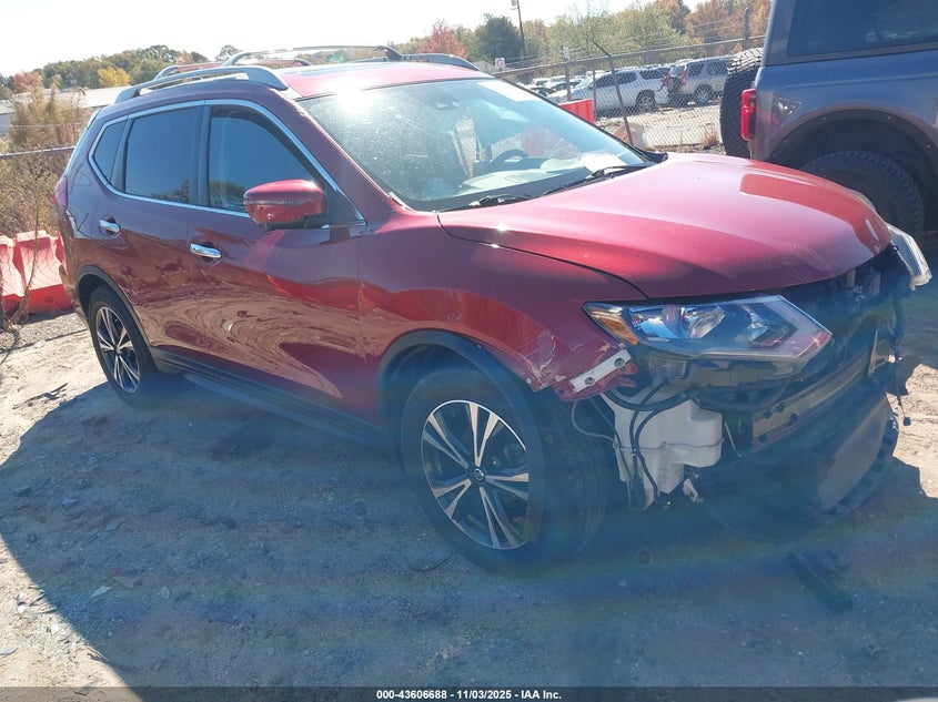 NISSAN ROGUE SV FWD