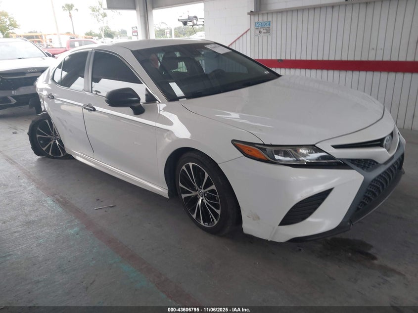 2018 TOYOTA CAMRY SE - 4T1B11HK3JU535637
