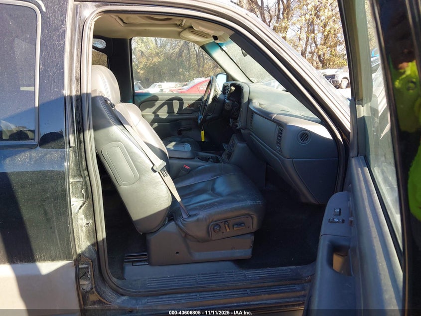 2002 CHEVROLET AVALANCHE 1500 auction photo 5