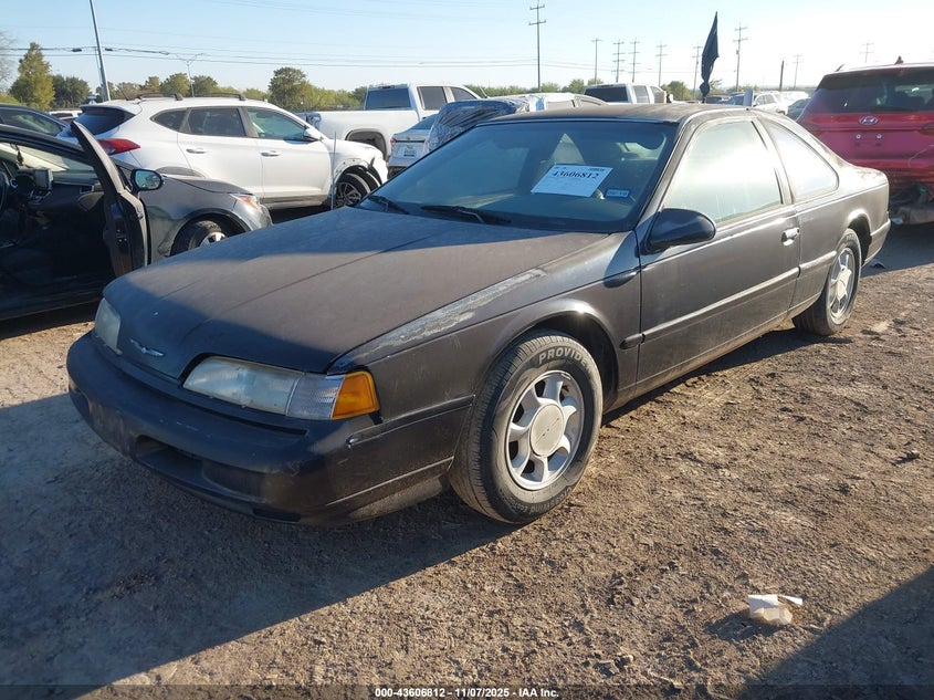 1993 FORD THUNDERBIRD auction photo 2
