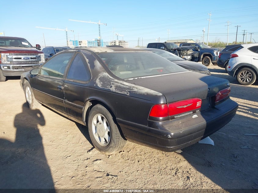 1993 FORD THUNDERBIRD auction photo 3