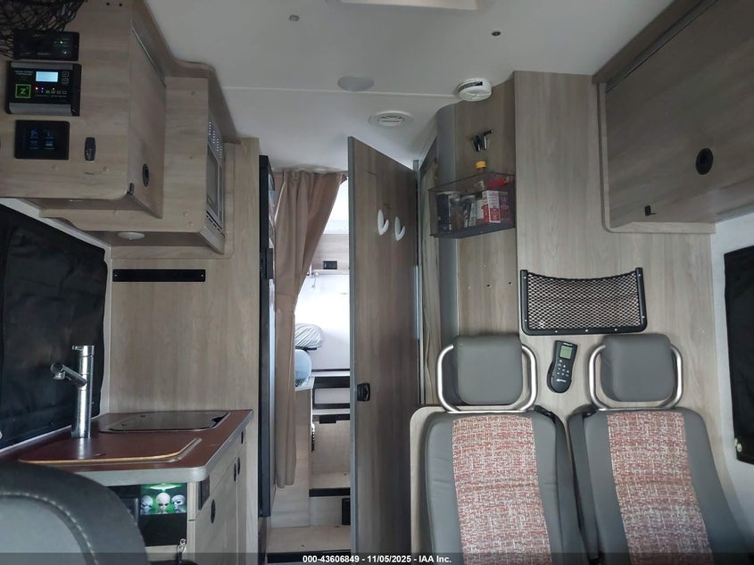 2021 Ford Transit-350 Cutaway VIN: 1FDRU8PG4MKA77439 Lot: 43606849