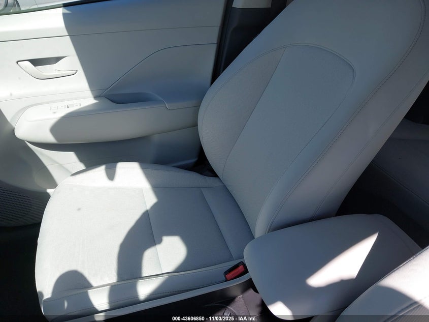 2025 HYUNDAI KONA SEL KM8HB3AB8SU334685