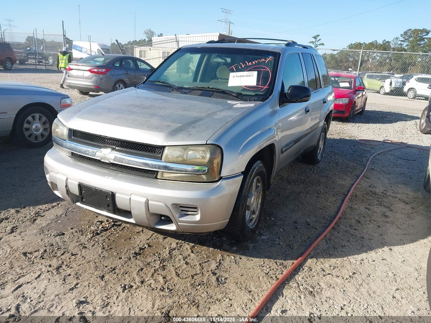 1GNDT13S742133139 2004 CHEVROLET TRAILBLAZER photo no. 2
