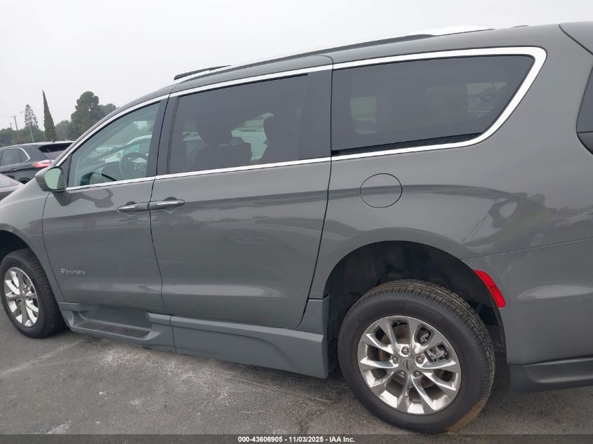 2021 Chrysler Pacifica Touring L VIN: 2C4RC1BG6MR575214 Lot: 43606905