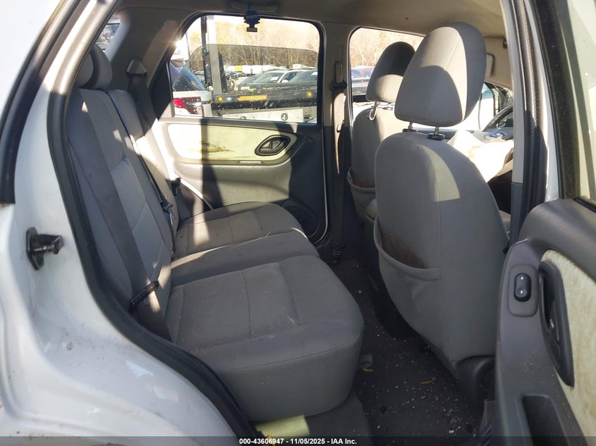 2005 Ford Escape Xlt VIN: 1FMYU93125KB34144 Lot: 43606947