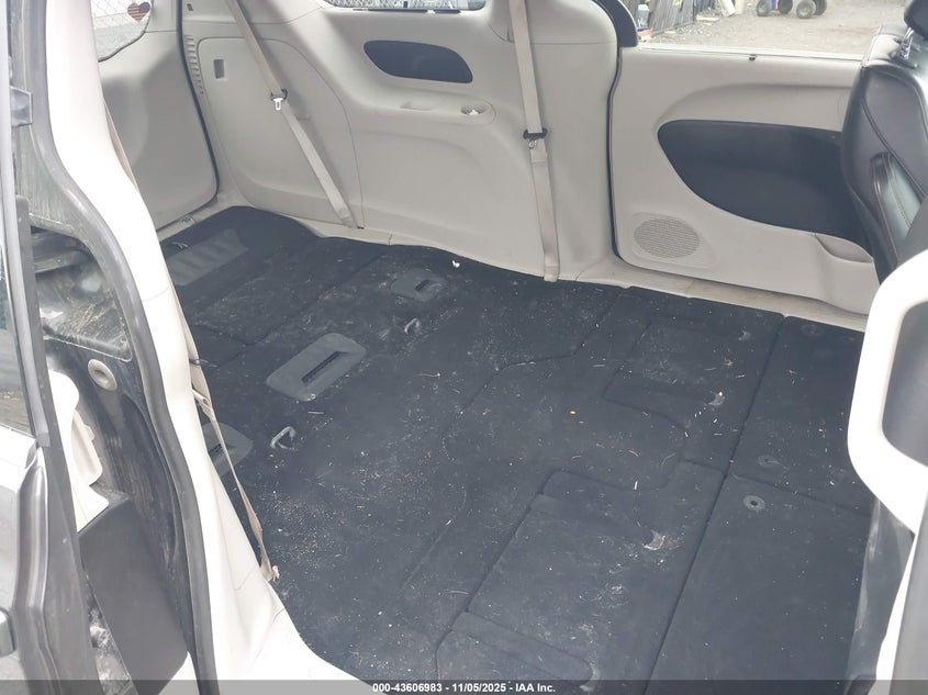 2019 Chrysler Pacifica Touring L VIN: 2C4RC1BG5KR613450 Lot: 43606983