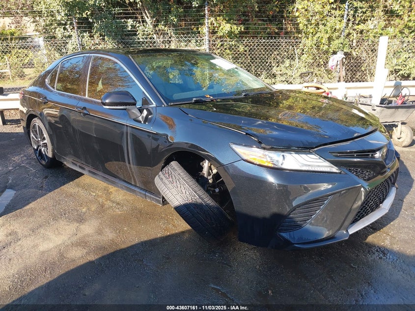 TOYOTA CAMRY XSE