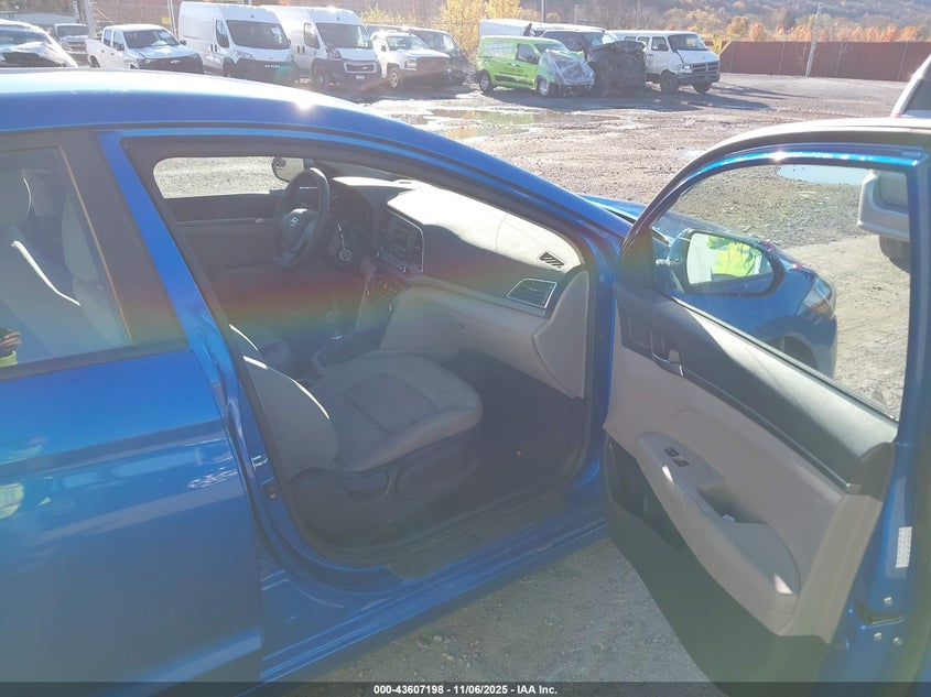 2017 HYUNDAI ELANTRA SE KMHD74LF0HU090853