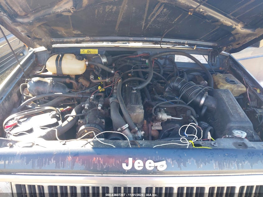 1990 Jeep Cherokee Laredo VIN: 1J4FJ58L9LL153251 Lot: 43607207