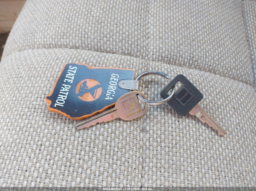 1990 Jeep Cherokee Laredo VIN: 1J4FJ58L9LL153251 Lot: 43607207