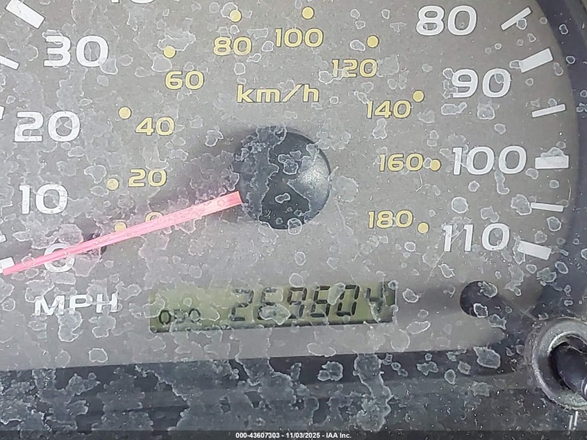 2003 Toyota Sequoia Sr5 V8 VIN: 5TDZT34AX3S155160 Lot: 43607303