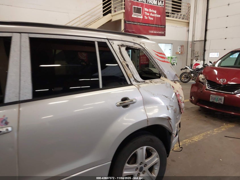 2006 Suzuki Grand Vitara Luxury VIN: JS3TD947264105137 Lot: 43607372