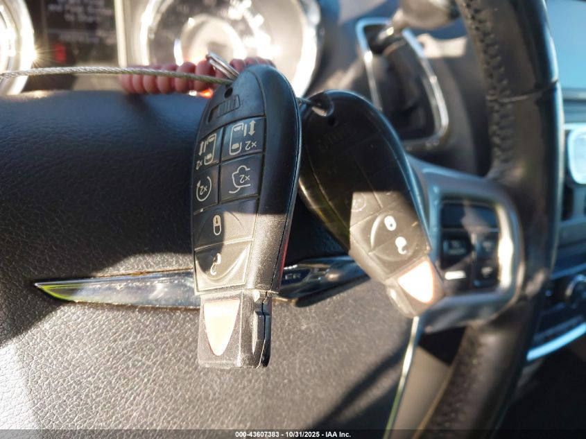 2011 Chrysler Town & Country Touring-L VIN: 2A4RR8DG2BR784445 Lot: 43607383