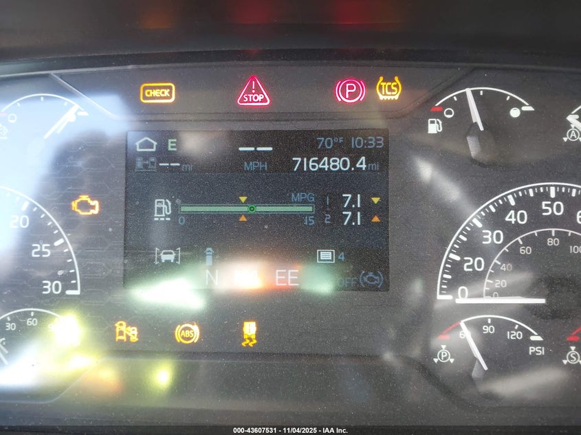 4V4NC9EH9MN268610 2021 VOLVO  photo no. 5