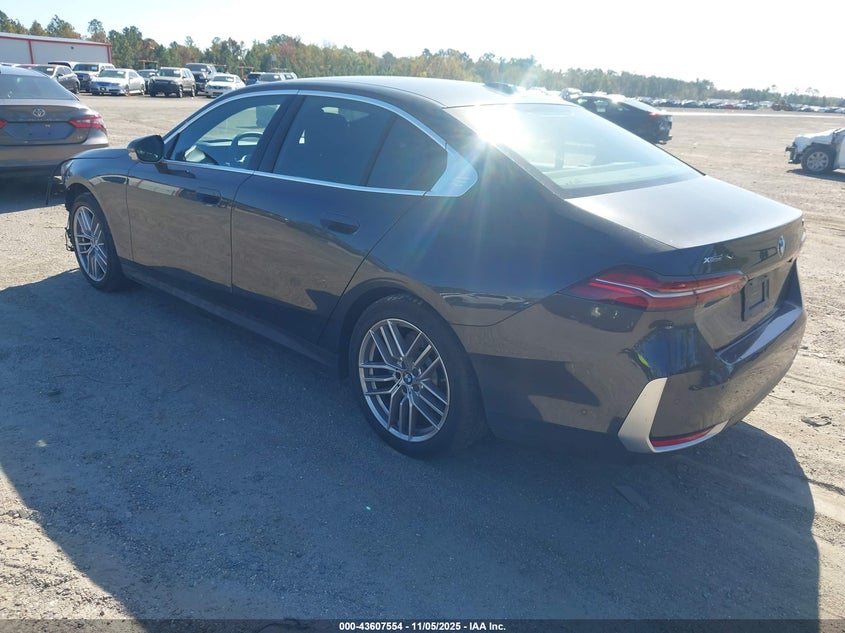 2025 BMW 530I xDrive VIN: WBA53FJ0XSCT87802 Lot: 43607554