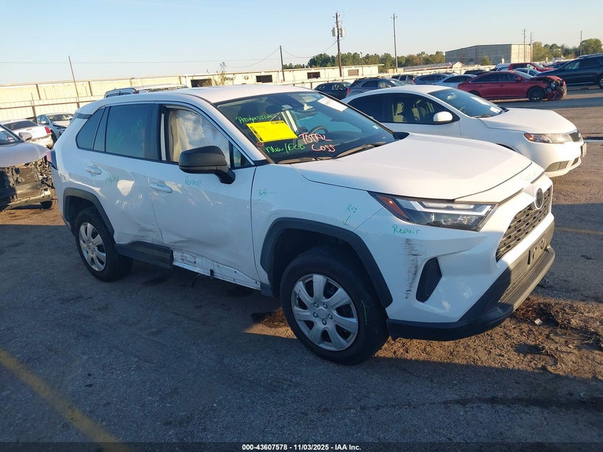 TOYOTA RAV4 LE
