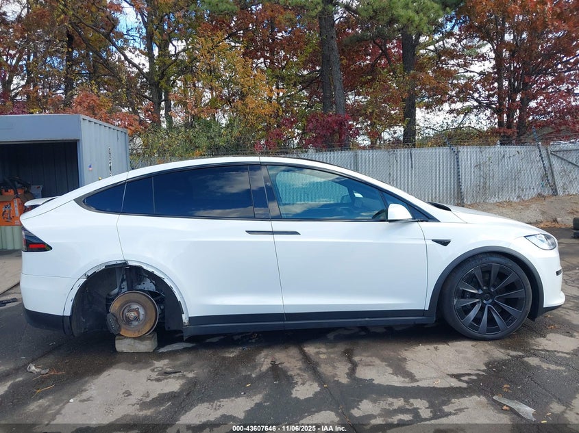 2023 Tesla Model X Plaid Tri Motor All-Wheel Drive VIN: 7SAXCBE69PF376161 Lot: 43607646