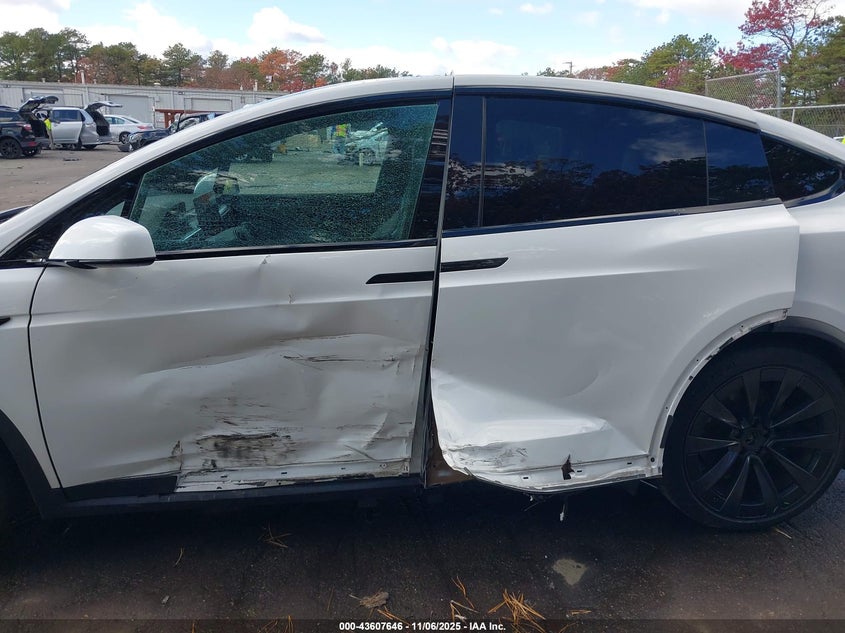 2023 Tesla Model X Plaid Tri Motor All-Wheel Drive VIN: 7SAXCBE69PF376161 Lot: 43607646