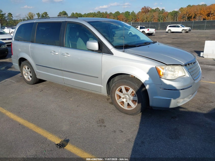 2A4RR5D18AR373639 2010 Chrysler Town & Country Touring auction photo 1