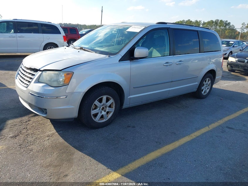 2A4RR5D18AR373639 2010 CHRYSLER TOWN & COUNTRY photo no. 2