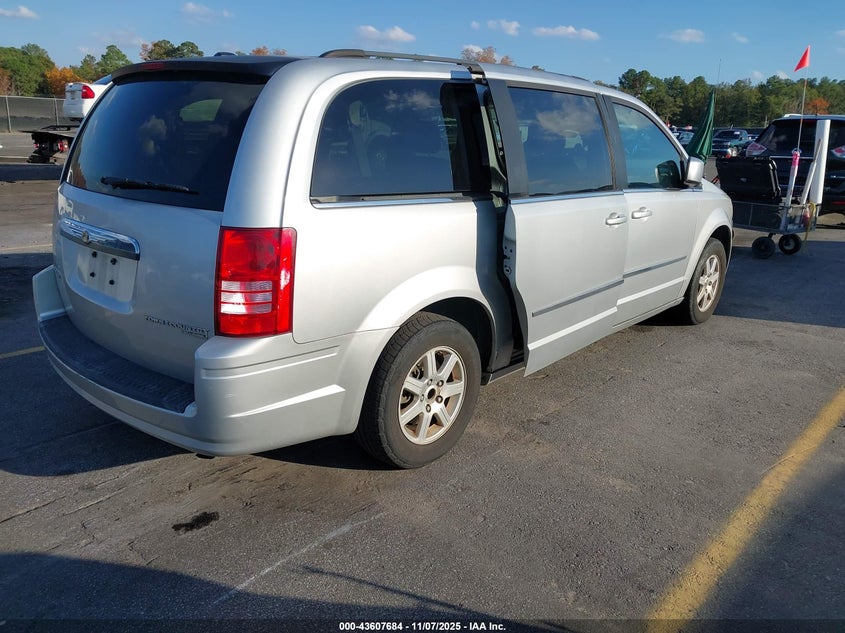 2A4RR5D18AR373639 2010 CHRYSLER TOWN & COUNTRY photo no. 4
