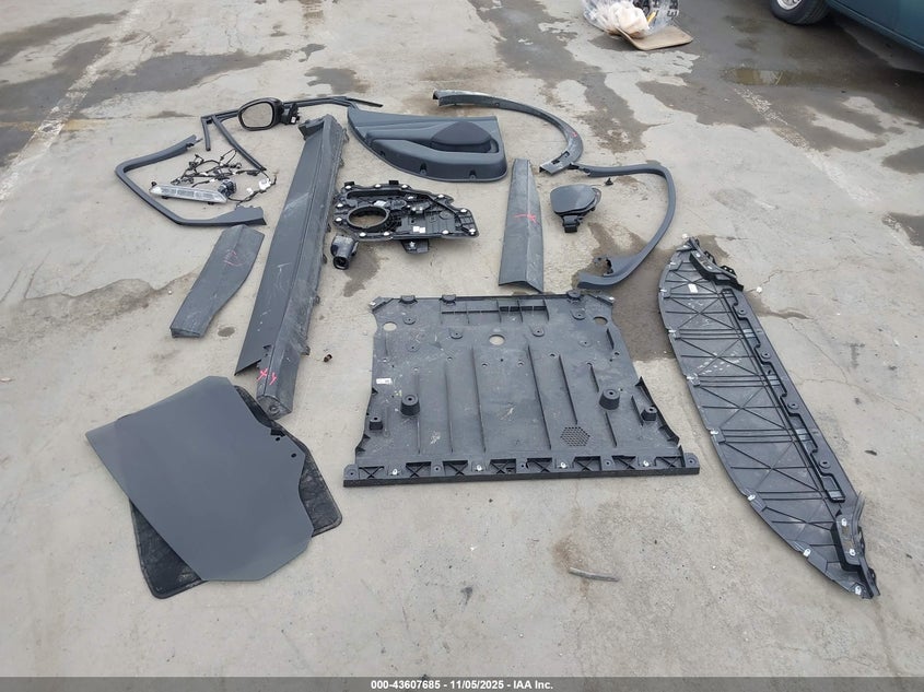 2025 FORD MUSTANG MACH-E SELECT - 3FMTK1R47SMA31955