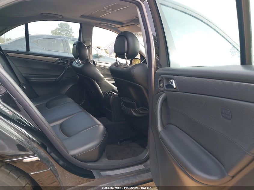 2004 Mercedes-Benz C 230 Kompressor Sport/Sport VIN: WDBRF40J64A609212 Lot: 43607912