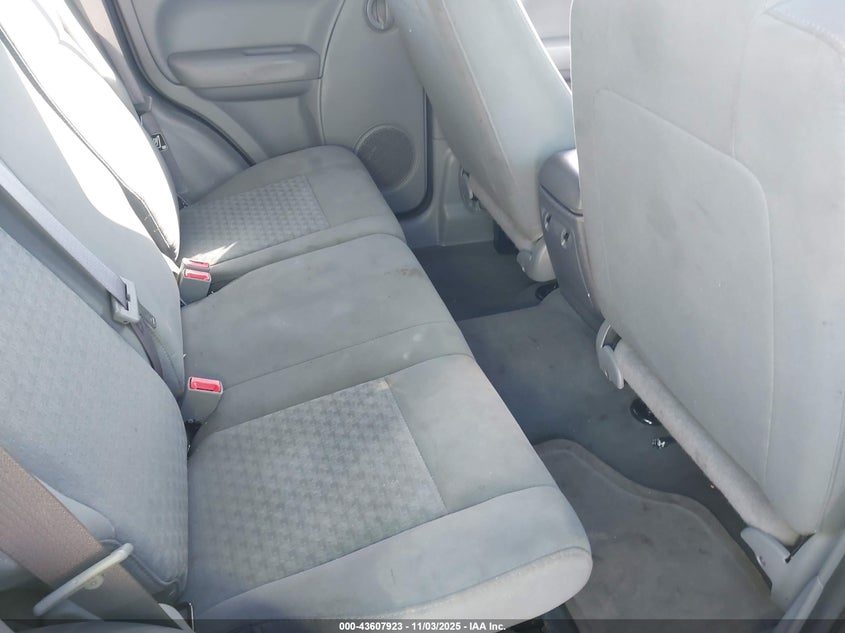 1J4GK48K37W576320 2007 JEEP LIBERTY (NORTH AMERICA) photo no. 7