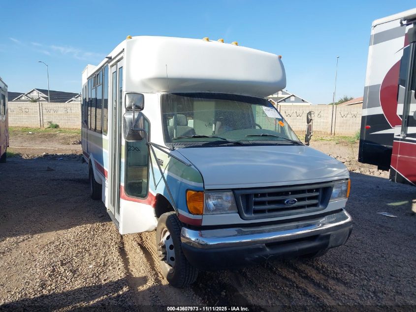 2003 Ford E-450 Cutaway Standard