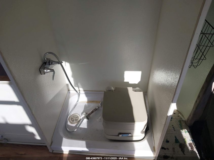 2003 Ford E-450 Cutaway Standard VIN: 1FDXE45S23HA62650 Lot: 43607973